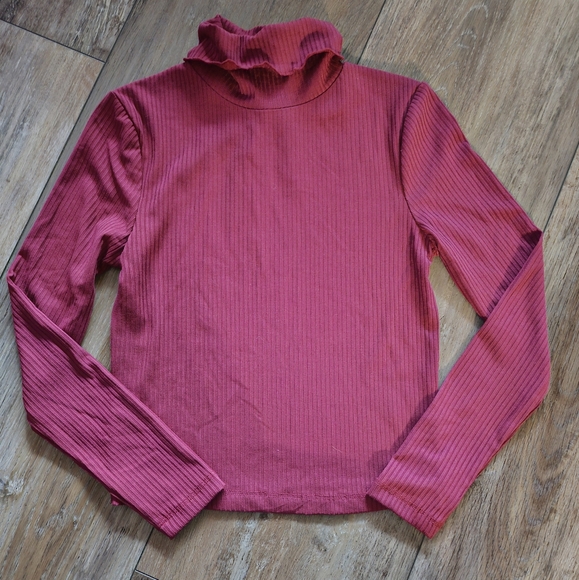 50% OFF ‼️GB girls 》 Ribbed Turtleneck in Burgundy - Picture 2 of 4